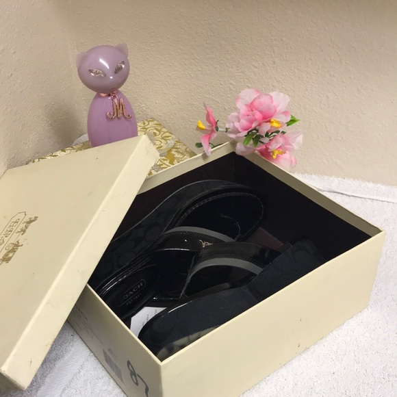 Coach Sandals - Picture 4 of 8